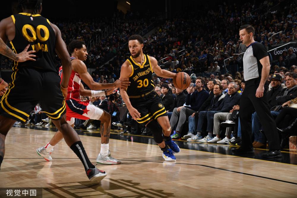 甚至有人笑 甚至有人笑